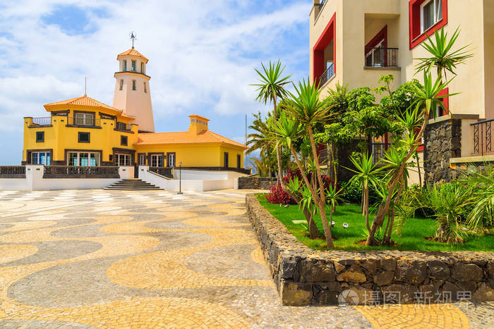 广场与灯塔建筑海岸长廊马德拉岛葡萄牙