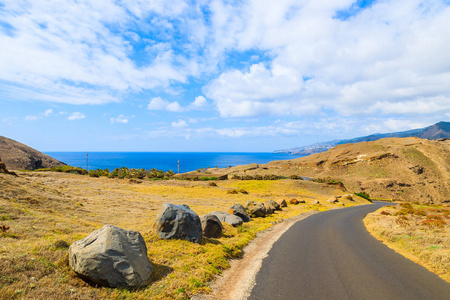 风景优美的沿海公路沿海洋海岸索洛伦科半岛马德拉岛葡萄牙