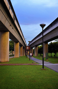 新加坡大众快速运输MR列车旅行