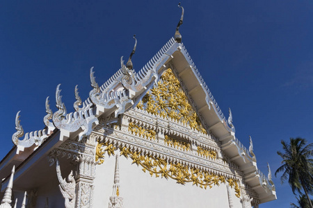 白色美丽的泰国寺庙笏佛教