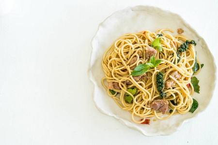 stirfried 辣意面猪肉