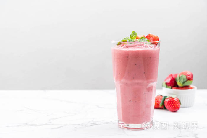 草莓冰沙奶昔