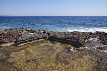 塞浦路斯帕福斯。地中海的海岸线