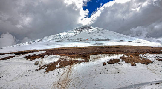 s slopes and safe house, on an overcast day. Cotopaxi National P