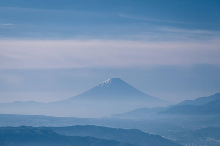 春日晨雾的富士山