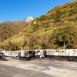 废弃的房子, 建筑学