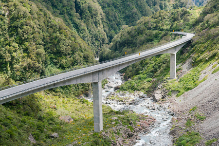 新西兰南岛奥提拉高架桥亚瑟通行证