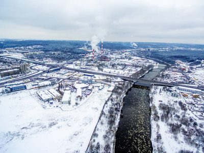 立陶宛维尔纽斯 涅里斯河和 Lazdynai 大桥冬季鸟瞰图