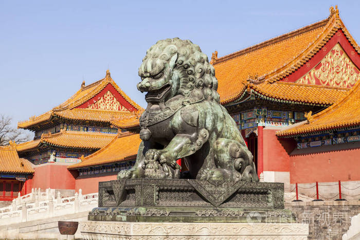 北京故宫青铜母狮