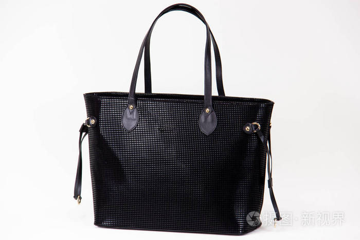 时尚的莱瑟女包