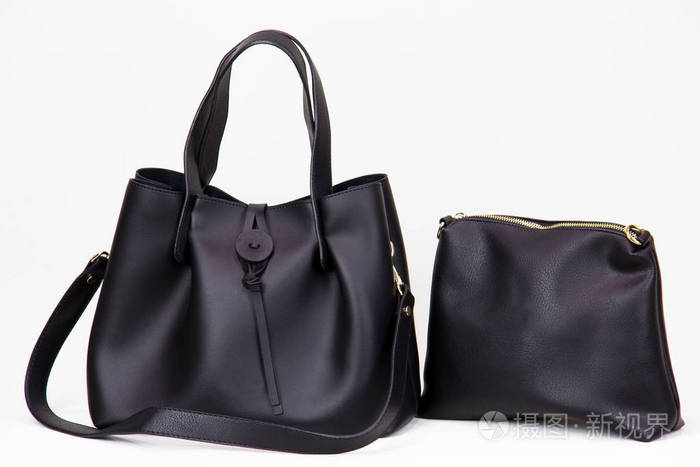 时尚的莱瑟女包