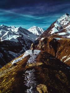 去山里旅行