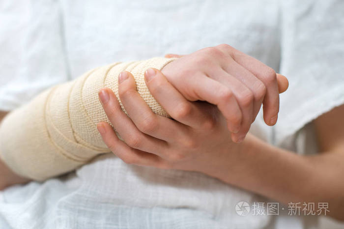 带弹性绷带的儿童手臂照片-正版商用图片116isp-摄图新视界