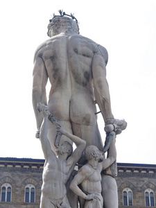 从意大利佛罗伦萨托斯卡纳后面看到的Signoria广场的海王星喷泉雕像