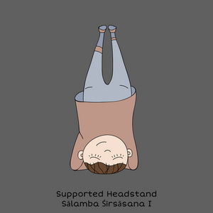 倒立孩子孩子瑜伽姿势支持的倒立照片