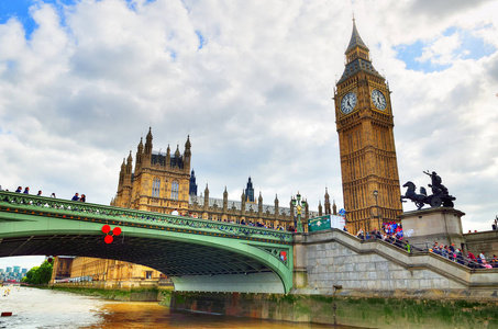 英国伦敦大本钟和议会大厦