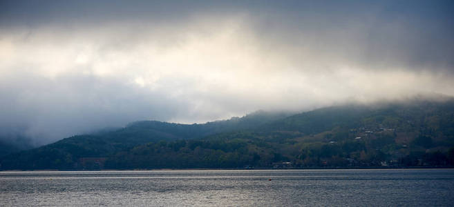 日本雅明子湖雅明子的雨云