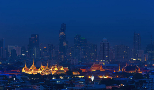 曼谷大皇宫和卧佛寺, 泰国在夜间