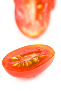 白底樱桃番茄