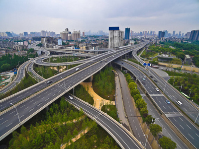 航拍鸟瞰城市高架桥桥道兰图片