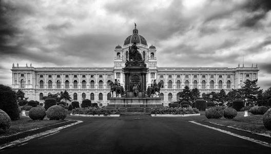 皇后玛丽亚 Theresia 纪念碑和艺术历史博物馆在维也纳