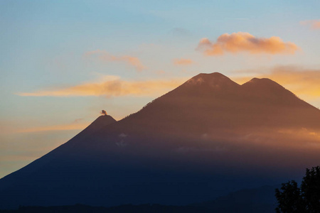 中美洲危地马拉美丽的火山景观