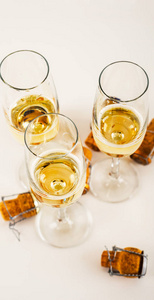 豪华香槟杯, 庆祝新的节日方式