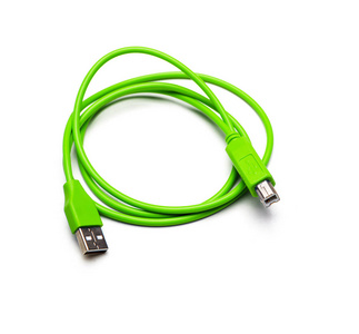 绿色外置硬盘 usb 电缆线。隔离在白色 backg