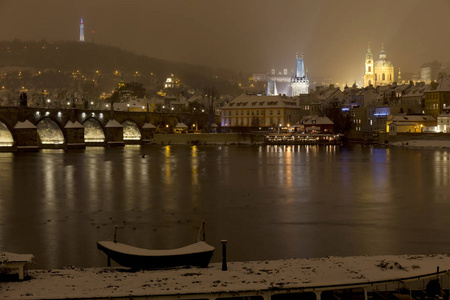 捷克共和国夜雪布拉格历史中心