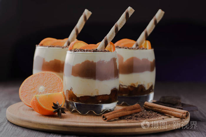 一杯巧克力或羊奶酪甜点甜点甜点