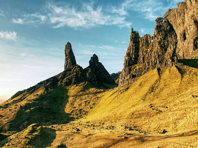 著名的暴露岩石 Storr, 斯凯岛, 苏格兰的老人