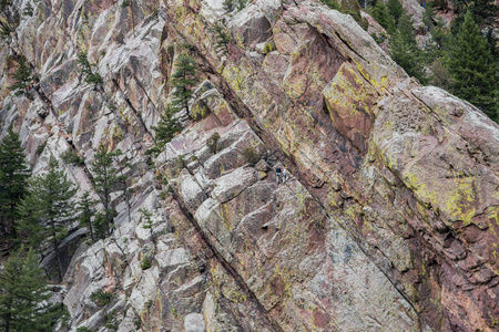 美国科罗拉多州岩石山山麓的徒步旅行和登山