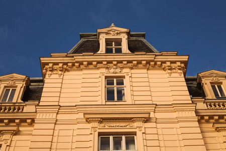 老式建筑红色砖办公室市中心老城市建筑学照片