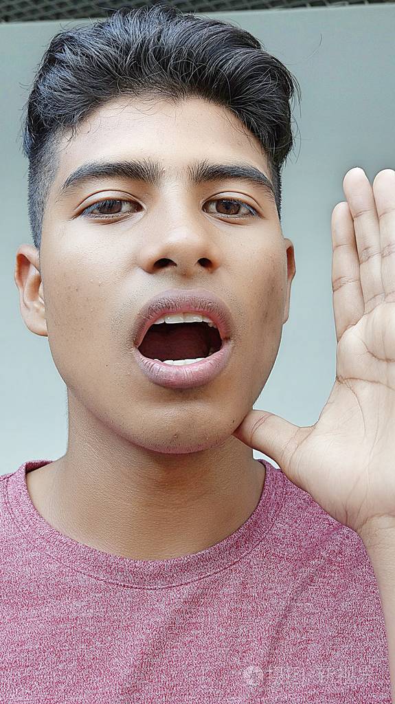 谈论拉丁裔男性