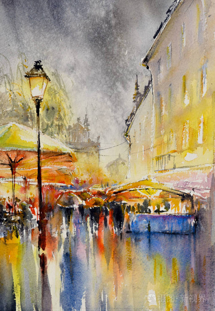 雨中的城市人们在潮湿的街道上的雨伞和倒影用水彩画的图画