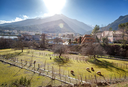 Corte, 一个城市在山, 法国, 科西嘉岛。b