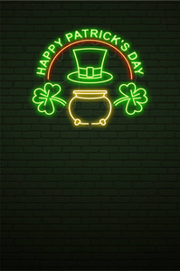 圣帕特里克天霓虹标志和绿色砖墙。现实标志