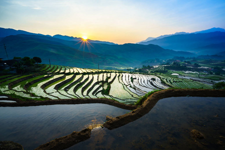 早在水季节的梯田稻田, 在越南老蔡省的 y 泰开始种植大米之前的时间