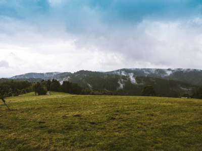 游泳衣山