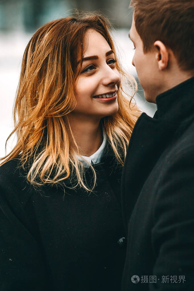 情人节冬季 lovestory照片-正版商用图片11bgxc-摄图新视界