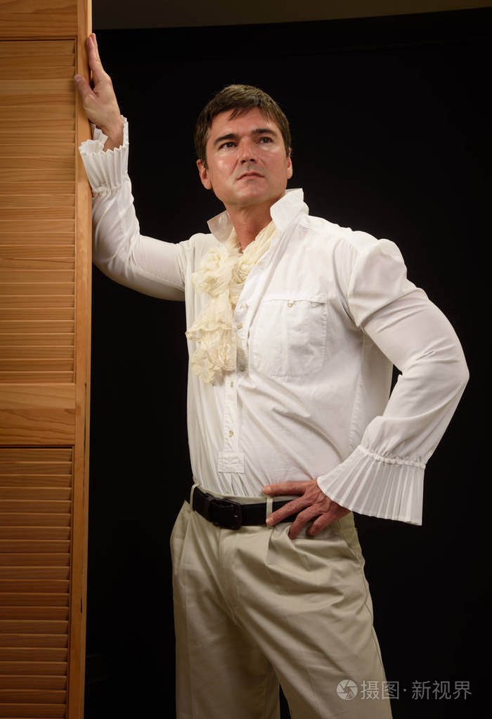 性感的公爵准备战斗