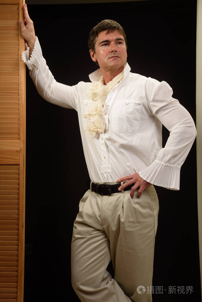 性感的公爵准备战斗