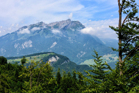 瑞士阿尔卑斯山的风景