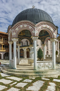 保加利亚圣科兹马和达米扬珀尼克地区的茨尔诺戈尔斯基修道院