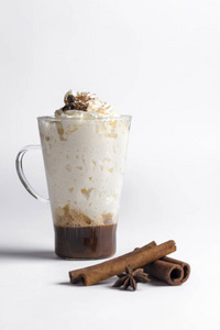 拿铁咖啡加奶油图片