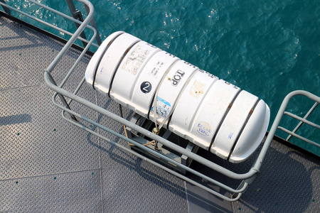 救生筏图片-救生筏素材-救生筏插画-摄图新视界