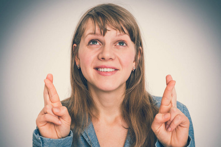 女人交叉手指, 祝好运-复古风格照片