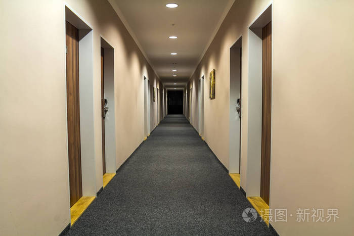 豪华住宅空通道走廊照片