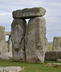 巨石阵是一个史前德鲁伊纪念碑在威尔特郡从新石器时代。