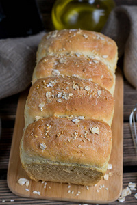 燕麦芝麻籽自制小麦面包